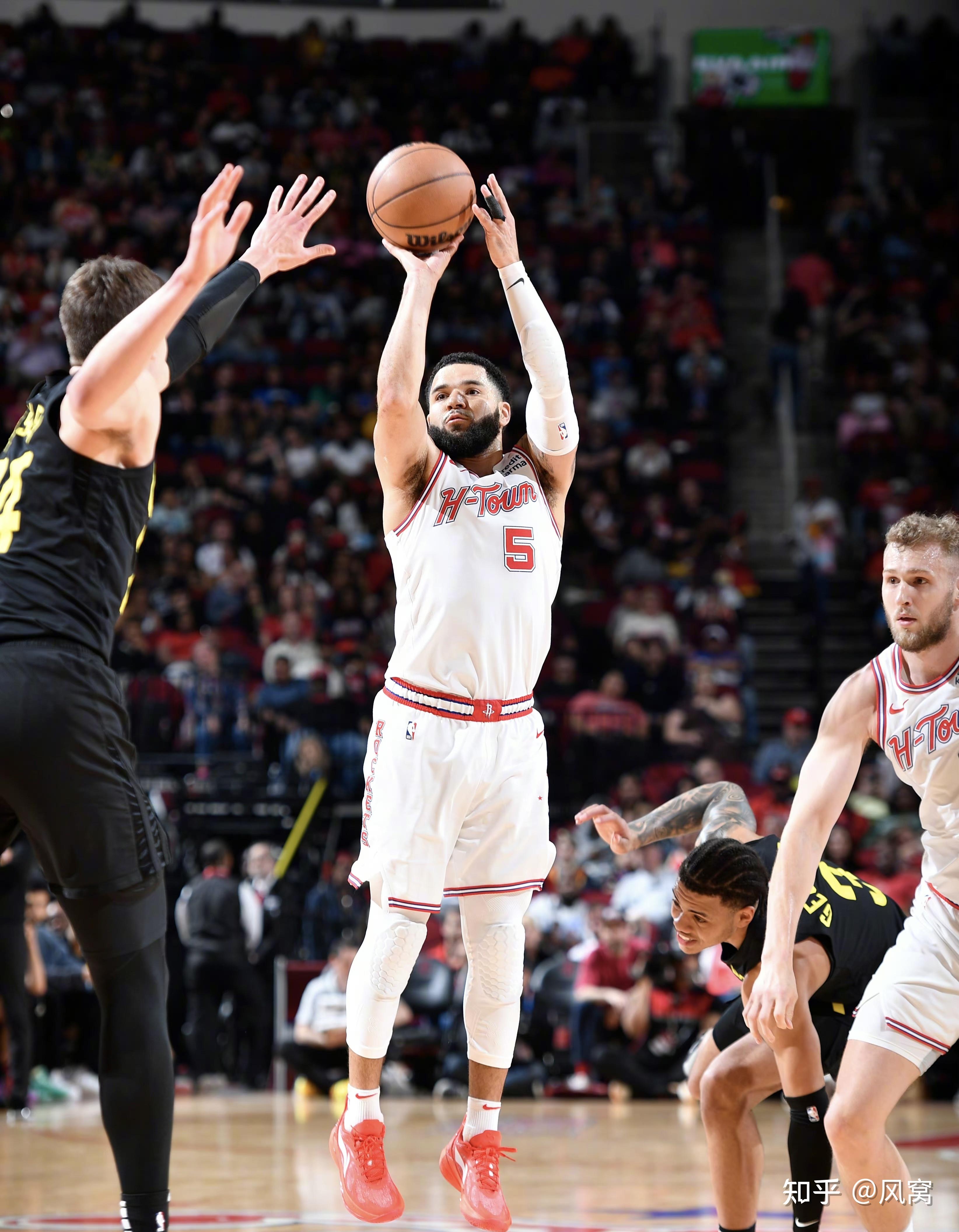 今晨体能课后，华盛顿奇才队长鼓劲备战欧超杯，悬念犹存，球队文化再被提及的简单介绍