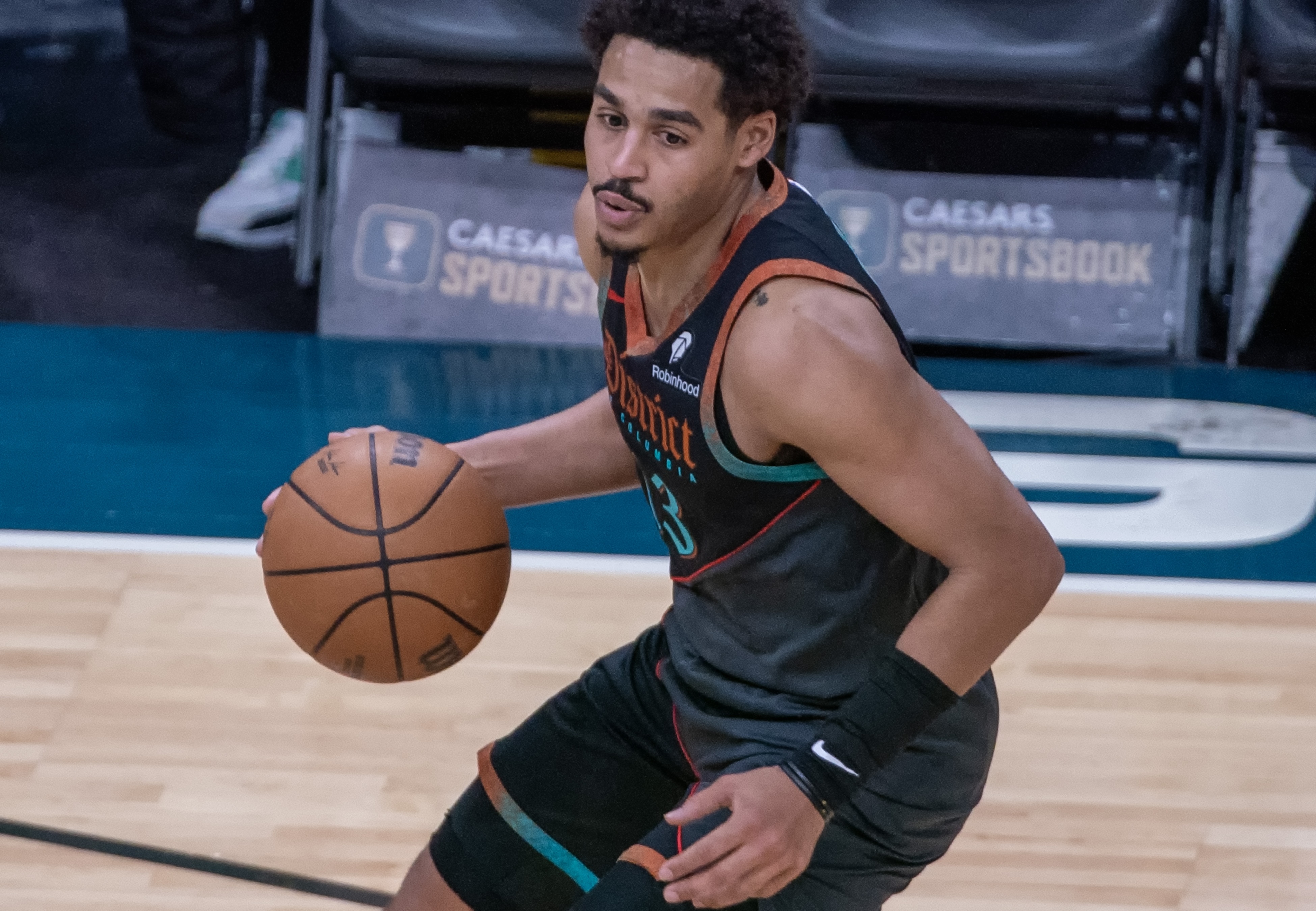 今晨体能课后，华盛顿奇才队长鼓劲备战欧超杯，悬念犹存，球队文化再被提及的简单介绍